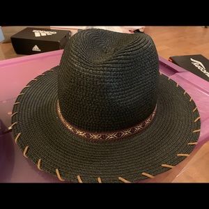 3 hats，all for 40